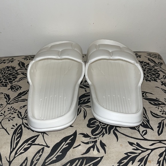 EVA Foam Lite Slide Brick Pattern Bone White New - Picture 6 of 14